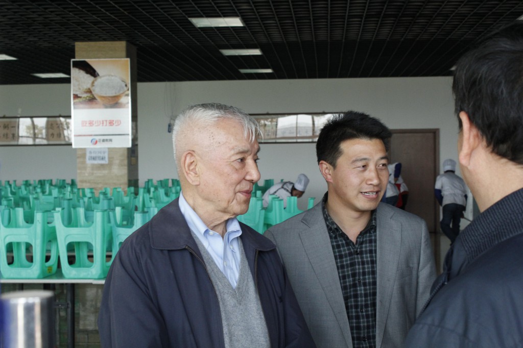 海外華僑--龍云之子前來我?？疾?></a>
                                </div>
                                                        <h2><a href=